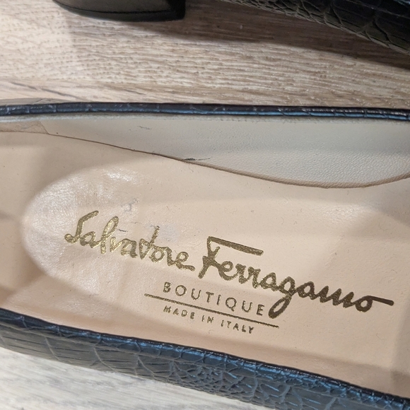 Vintage Ferragamo Gancini Logo Loafer - Picture 4 of 8